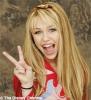Image attachée: 2779_872291206_miley_cyrus_2_H165036_L.jpg